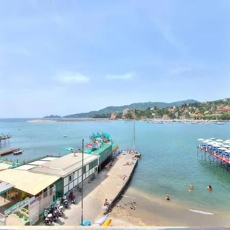 Carolina Les Pieds Dans L'eau Apartment Rapallo