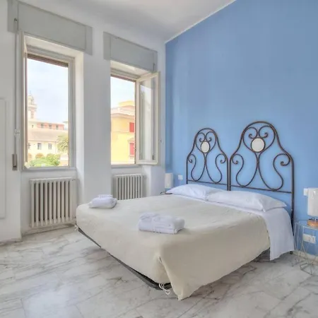 Carolina Les Pieds Dans L'eau